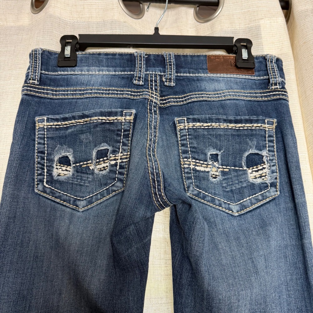 BKE Stella Bootcut Distressed Dark Wash Jeans Low Rise Denim Women's 26R 26x31.5 - Picture 6 of 9